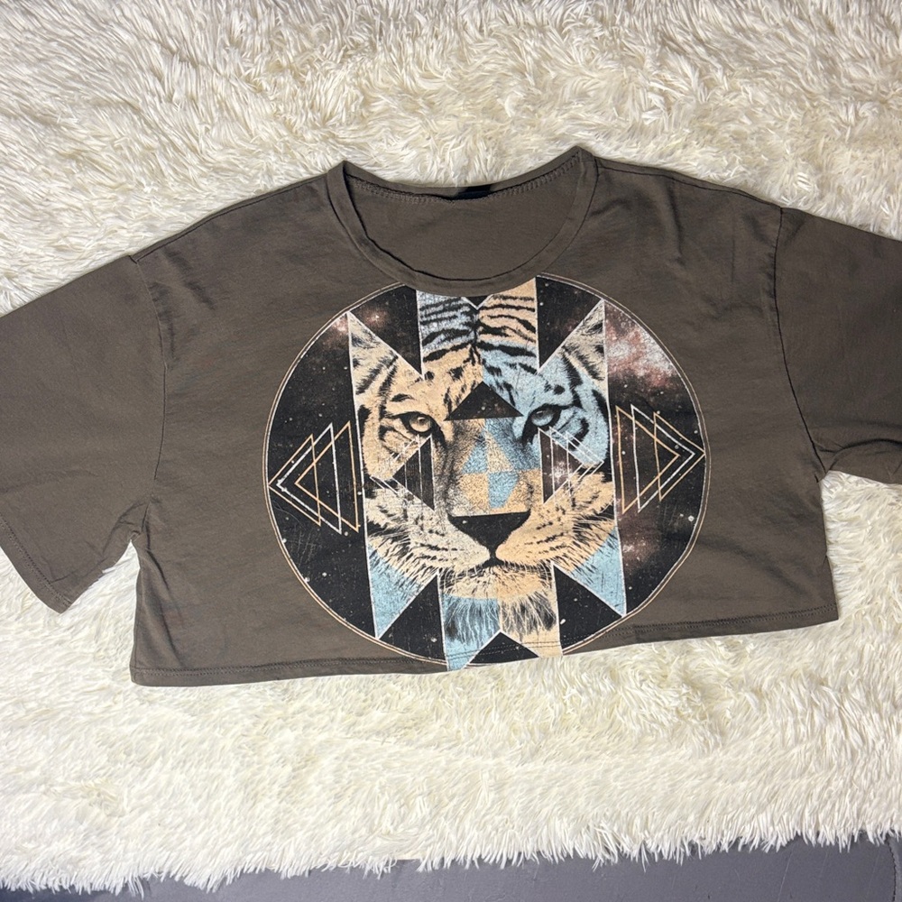The Classic Brown Tiger Graphic Crop Top